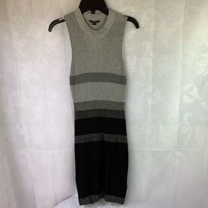 Guess women’s small sleeveless gray sweater dress